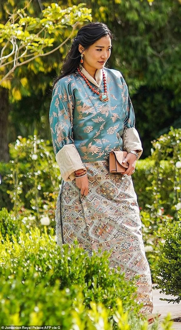 Hoàng hậu vạn người mê Bhutan thông báo tin mừng ngay sau sinh nhật tuổi 33 - Ảnh 3.