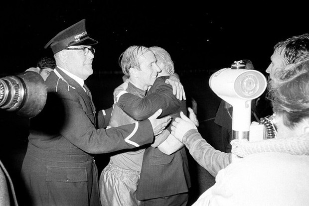 9 cầu thủ siêu sao có cú ăn ba: Messi vượt mặt các đối thủ, Ronaldo mất danh hiệu!