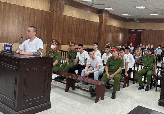 Đánh đổi sinh tồn: Số phận của kẻ gieo rắc cái chết trắng