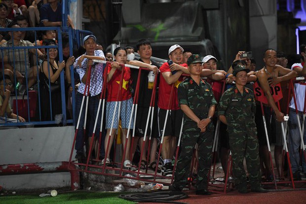 Sôi động cổ vũ ĐT Việt Nam tại Hải Phòng