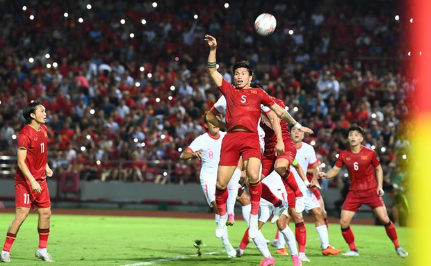 Văn Hậu gặp chấn thương, tuyển Việt Nam hé lộ nhân tố mới triển vọng?