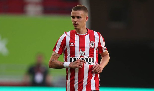 Con trai Beckham chính thức gia nhập CLB Ngoại hạng Anh trong một năm!