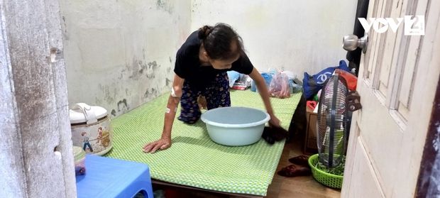 Vật vã chờ khám trong nắng nóng nghiêm trọng ở bệnh viện: Tình trạng đáng lo ngại