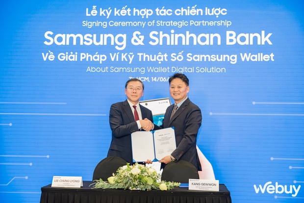 Samsung “bắt tay” Shinhan Bank, đẩy mạnh triển khai ví kỹ thuật số Samsung Wallet đến người tiêu dùng Việt - Ảnh 1. Samsung “bắt tay” Shinhan Bank, đẩy mạnh triển khai ví kỹ thuật số Samsung Wallet đến người tiêu dùng Việt - Ảnh 1.
