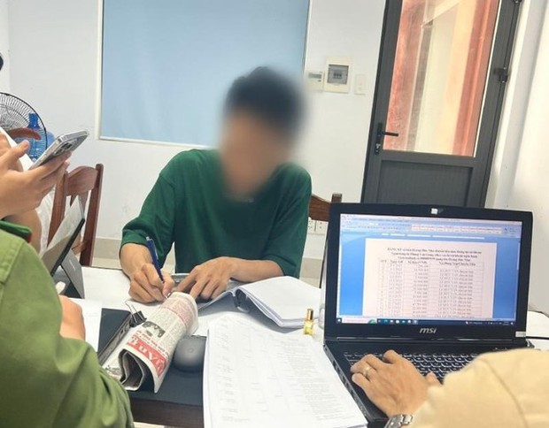 Vụ bán thông tin khách hàng – Ngân hàng trên bờ vực sự thật