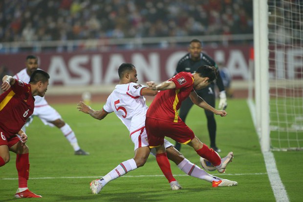 Công Phượng tỏa sáng, HLV Troussier tung đội hình siêu tấn công chống Syria