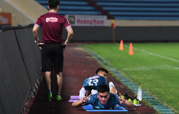 Hoàng Đức: Phục hồi sau chấn thương và nhận sự động viên từ Tấn Tài