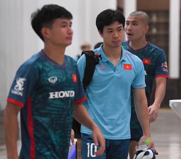 Siêu sao Syria tặng lợi thế cho Văn Lâm, Hoàng Đức