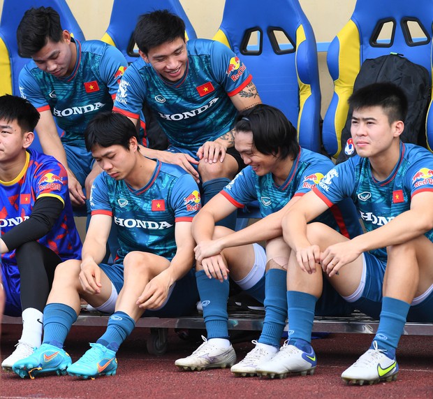 HLV Troussier tự chuẩn bị sẵn sàng trong 'đợt tập luyện' đầu tiên của ĐT Việt Nam