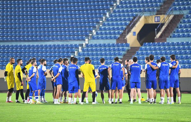 Cầu thủ Syria khiến fan bấn loạn trước trận gặp ĐT Việt Nam