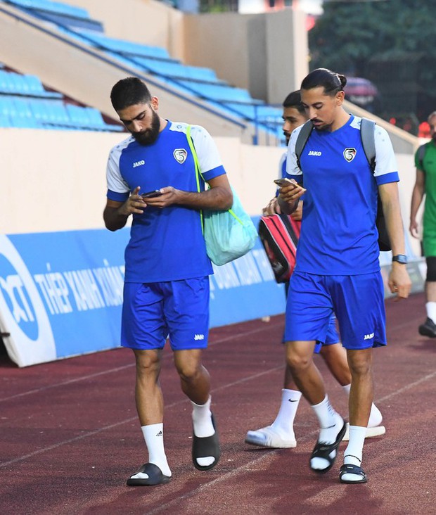 Cầu thủ Syria khiến fan bấn loạn trước trận gặp ĐT Việt Nam