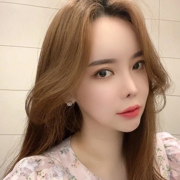 Người mẫu 37 tuổi bất ngờ tuyên bố ra đi và mong con gái tha thứ