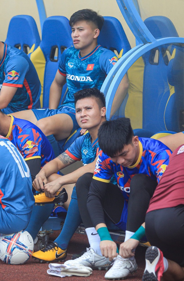 Văn Hậu tấu hài bá đạo khiến Công Phượng và Tuấn Anh phái ngất ngây