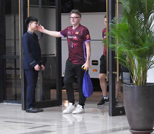 Siêu sao Syria tặng lợi thế cho Văn Lâm, Hoàng Đức