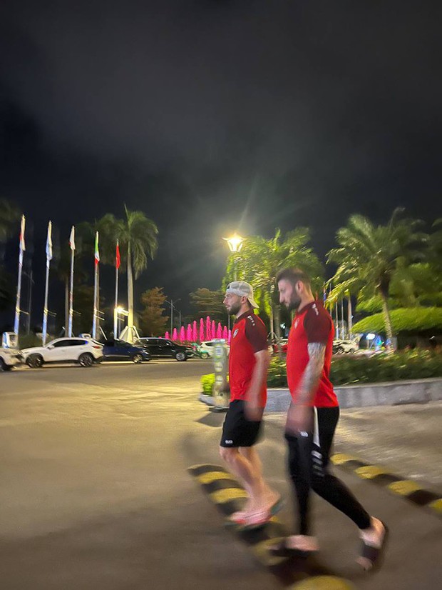 Siêu sao Syria tặng lợi thế cho Văn Lâm, Hoàng Đức