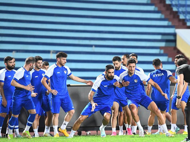 Cầu thủ Syria khiến fan bấn loạn trước trận gặp ĐT Việt Nam
