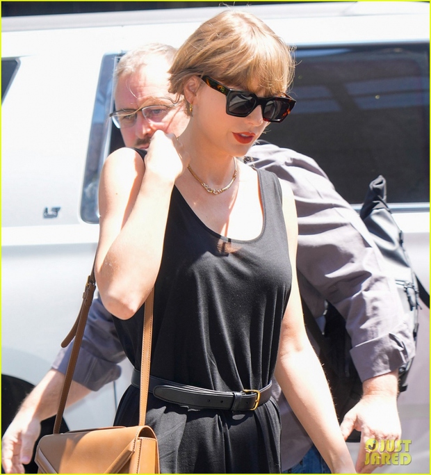 Beautiful Taylor Swift goes out after having a new boyfriend - Photo 6.