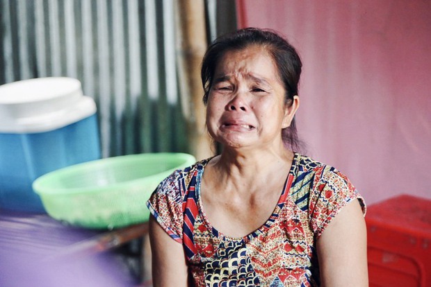 Người mẹ nghẹn ngào cầu xin cứu con gái bệnh nặng nằm một chỗ - Ảnh 1.