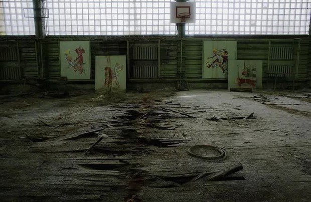Ảnh hiếm tại vùng thảm họa hạt nhân Chernobyl sau gần 40 năm bị bỏ hoang - Ảnh 4.