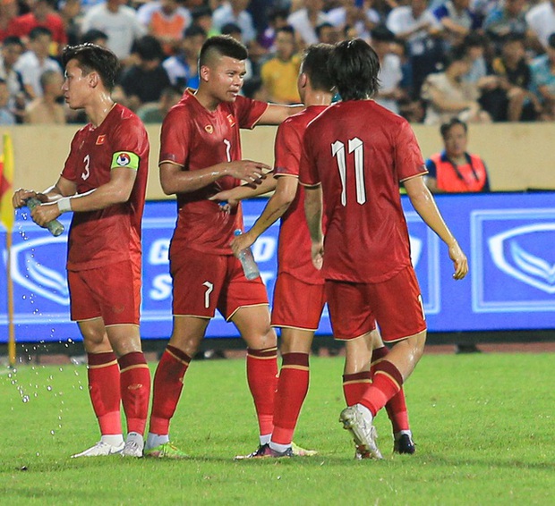 HLV Troussier tâm sự về thành tích hơn cùng ĐT Việt Nam