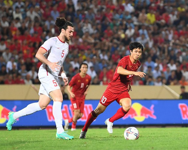 Công Phượng và những pha dứt điểm thất bại: Lý do khiến fan cuồng hoảng