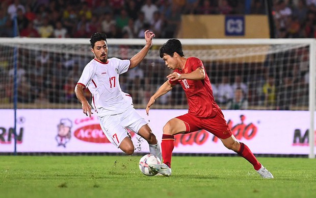 Công Phượng và những pha dứt điểm thất bại: Lý do khiến fan cuồng hoảng