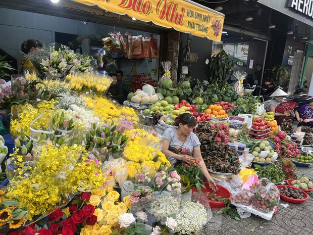 Chi tiêu Tết Đoan Ngọ: Những dấu hỏi về bó lá xông