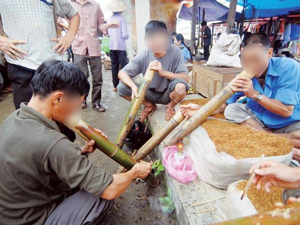 Vụ nam du khách rơi xuống biển Hải Phòng tử vong: Hiểm họa khôn lường từ say thuốc lào - Ảnh 2.