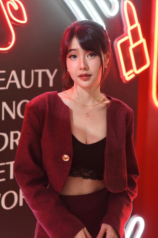 Nữ MC Thái Lan 'hot girl' gây sốt với quan hệ thân thiết Phương Thảo tại APL 2023