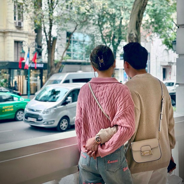 Những khoảnh khắc ngọt ngào chưa từng thấy của cặp đôi Trấn Thành - Hari Won: Hiện thực hay tin đồn?