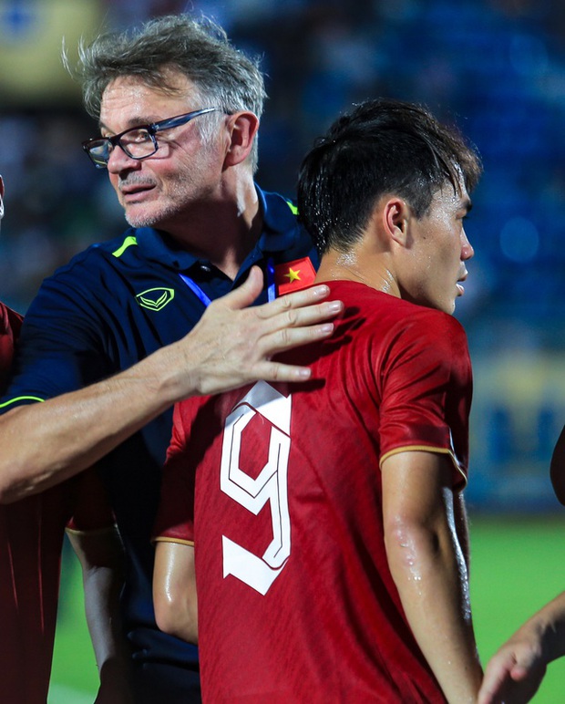 Văn Toàn quay trở lại Hàn Quốc: Những bất ngờ sau đề cử từ 4 CLB VLeague