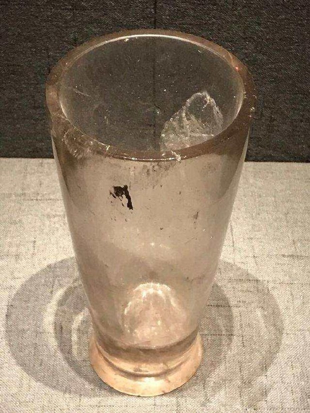 Tìm thấy chiếc cốc “xuyên không” trong mộ cổ hơn 2.000 năm - Ảnh 4.