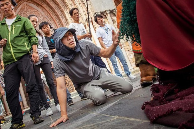 Châu Tinh Trì quay trở lại, thu hút mỹ nữ khắp thế giới đăng ký