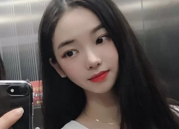 Nhan sắc như đồ hoạ AI của Karina (aespa) bị tố là sản phẩm dao kéo, netizen xứ Hàn đồng loạt bênh vực - Ảnh 8. Nhan sắc như đồ hoạ AI của Karina (aespa) bị tố là sản phẩm dao kéo, netizen xứ Hàn đồng loạt bênh vực - Ảnh 8.