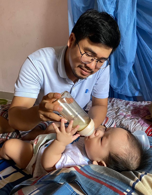 Tâm sự của ông bố quyết định nghỉ việc ở nhà chăm con toàn thời gian - Ảnh 1. Tâm sự của ông bố quyết định nghỉ việc ở nhà chăm con toàn thời gian - Ảnh 1.