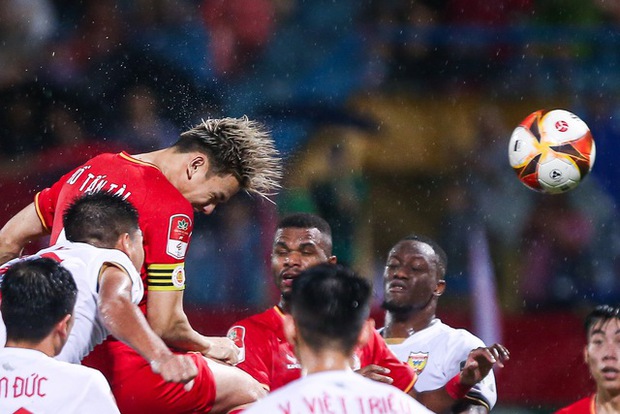 Ngày ra mắt của Quang Hải: Ngôi sao Ngoại binh lấp lánh, CLB Công an Hà Nội đoạt chiến thắng mãn nhãn