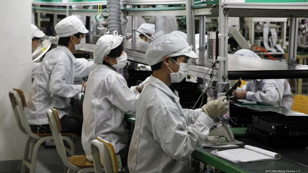 Cô công nhân làm việc 10 năm tại Foxconn chuyển mình làm chủ tịch công ty linh kiện điện tử lớn thứ 2 Trung Quốc: Thoát nghèo cũng nhờ chữ liều - Ảnh 2. Cô công nhân làm việc 10 năm tại Foxconn chuyển mình làm chủ tịch công ty linh kiện điện tử lớn thứ 2 Trung Quốc: Thoát nghèo cũng nhờ chữ liều - Ảnh 2.