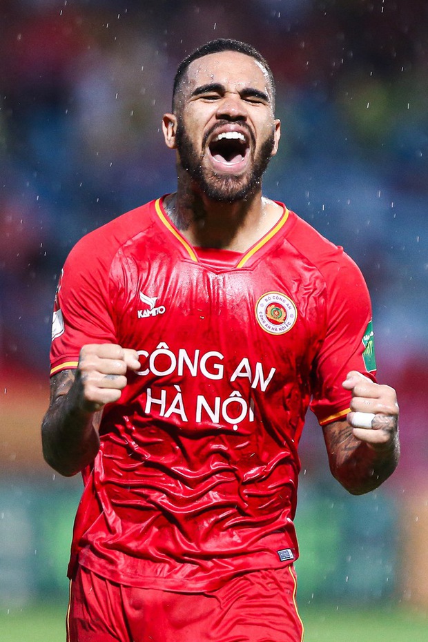 Ngày ra mắt của Quang Hải: Ngôi sao Ngoại binh lấp lánh, CLB Công an Hà Nội đoạt chiến thắng mãn nhãn