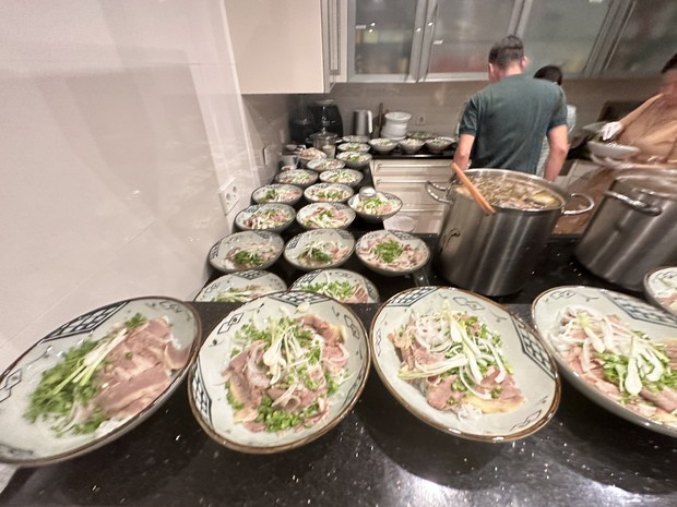 Những món ngon đặc sản Việt tại Frankfurt đắm say Đội tuyển nữ Việt Nam