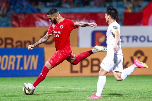 Ngày ra mắt của Quang Hải: Ngôi sao Ngoại binh lấp lánh, CLB Công an Hà Nội đoạt chiến thắng mãn nhãn