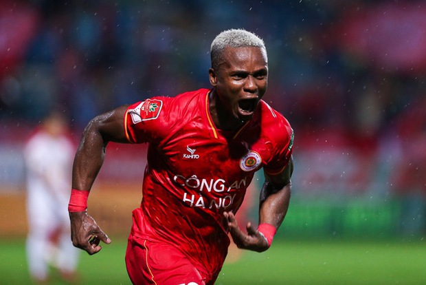 Ngày ra mắt của Quang Hải: Ngôi sao Ngoại binh lấp lánh, CLB Công an Hà Nội đoạt chiến thắng mãn nhãn