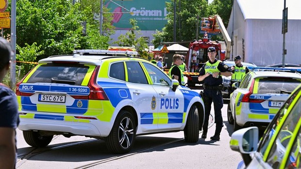 Tai nạn tàu lượn siêu tốc ở Thụy Điển khiến một người thiệt mạng, 9 người bị thương - Ảnh 3.
