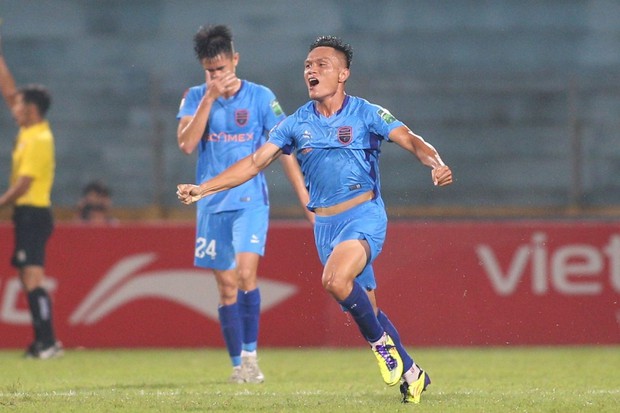 Lê Quang Hùng tái xuất và câu chuyện cứu chuộc đầy kịch tính sau 9 năm chờ đợi