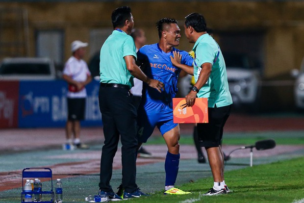 Cựu tuyển thủ Việt Nam giật mình khi chấm dứt 8 năm cấm thi đấu