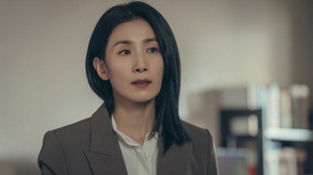 Song Hye Kyo đụng độ dàn đối thủ đáng gờm ở Rồng Xanh 2023: Một mỹ nhân diễn đơ lâu năm vẫn có cửa thắng? - Ảnh 5.