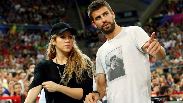 Shakira tiết lộ bí mật chấn động: 'Pique ngoại tình lúc cha tôi bệnh nặng'