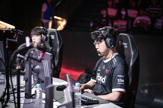 Huyền thoại CloudTemplar phát biểu ngắn gọn: Đội tuyển T1 thiếu sự hiểu rõ về vai trò của mình