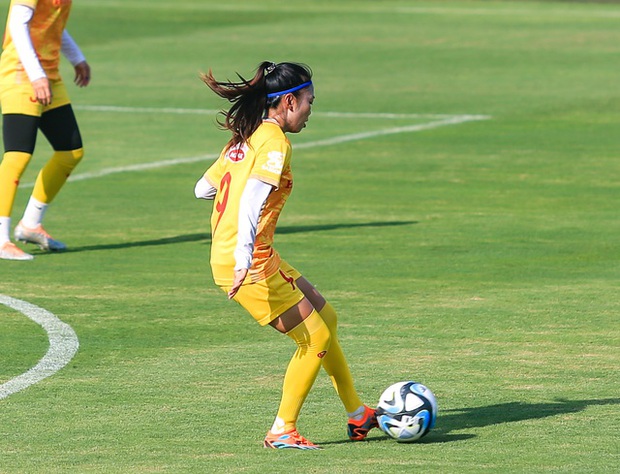 Huỳnh Như chia sẻ tin sốc trước ngày khai mạc World Cup