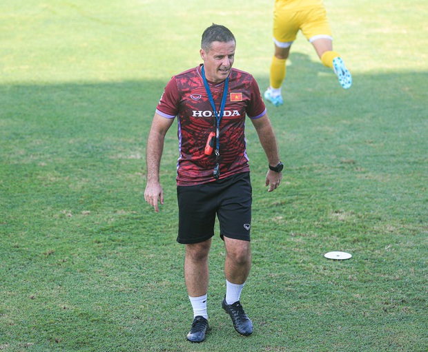 Huỳnh Như chia sẻ tin sốc trước ngày khai mạc World Cup