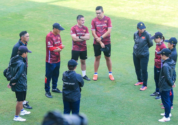 Huỳnh Như chia sẻ tin sốc trước ngày khai mạc World Cup